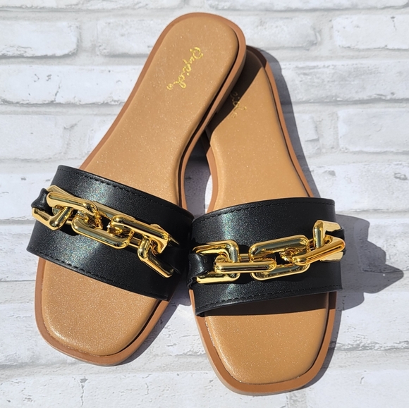 Black Sandals with Chain Link Accents - Picture 5 of 6